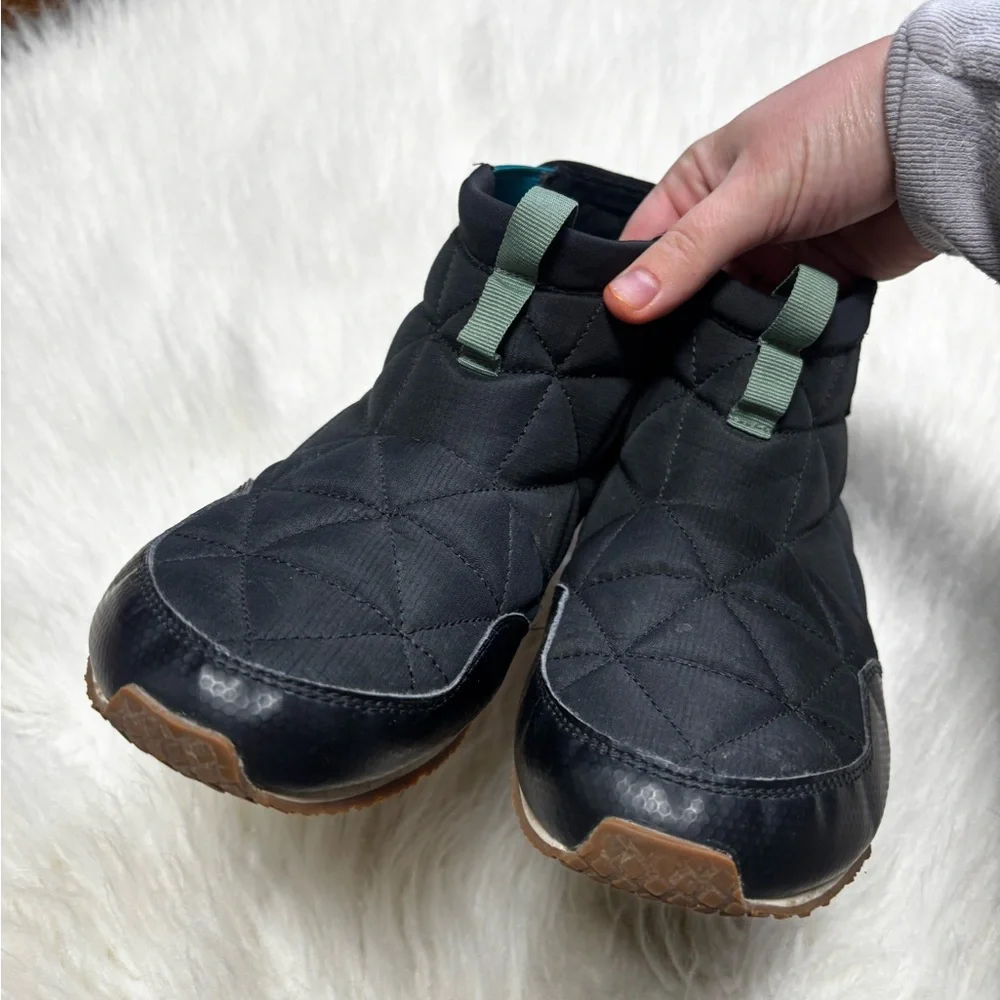 Teva Quilted Puffer Boots size women’s 5